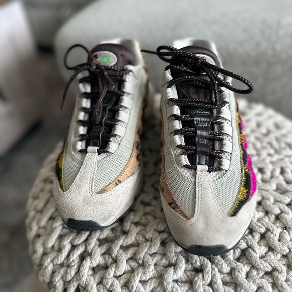 Multi-Colored Nike Women Air Max 95 - Picture 3 of 4